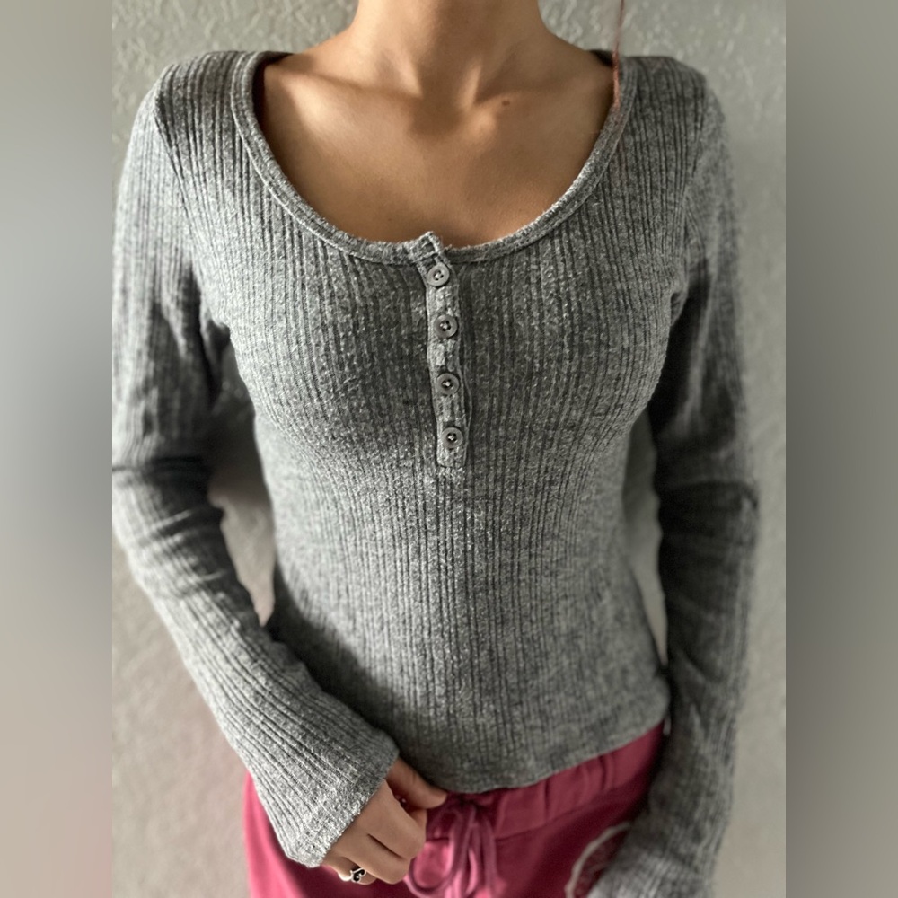 Long Sleeve Gray Hollister Top